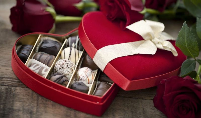 Selain menjadi makanan yang disukai banyak orang dan menjadi hadiah Valentine, cokelat ternyata memiliki beragam manfaat bagi kesehatan. (Foto: 10bestmedia.com)