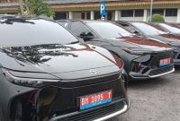 Kejati Riau mengembalikan mobil listrik yang dibeli dengan harga Rp1,3 miliar per unit dan meminta untuk diganti dengan Fortuner. (Foto: Detik)