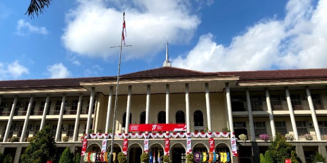 Sepasang mahasiswa UGM diduga tepergok mesum oleh Bu Lurah saat menjalani KKN di daerah Purworejo, Jawa Tengah. (Foto: RariaMedia/Rozan)