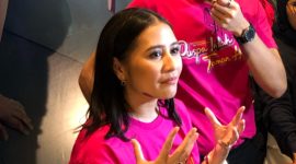 Prilly Latuconsina dan Yesaya Abraham kembali hadir dalam film bertajuk Puspa Indah Taman Hati yang akan tayang 31 Agustus 2023. (Foto: RariaMedia/Disti)