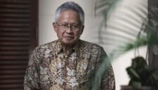 Mendiktisaintek Satryo Soemantri Brodjonegoro tegaskan penerima beasiswa LPDP tidak harus pulang ke Indonesia setelah selesai masa studi. (Foto: ANTARA)